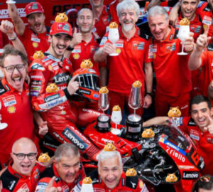 Équipe Ducati avec de nombreux hamsters
